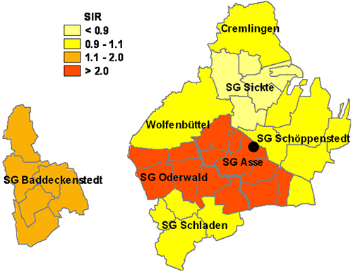 Standardisierte Inzidenzverhältnisse (SIR) entsprechend Tabelle 2.4 für Leukämien bei Männern im LK Wolfenbüttel nach Samtgemeinden bzw. Gemeinden, 2002 bis 2009. Der Punkt bezeichnet die ungefähre Lage der Schachtanlage Asse II.