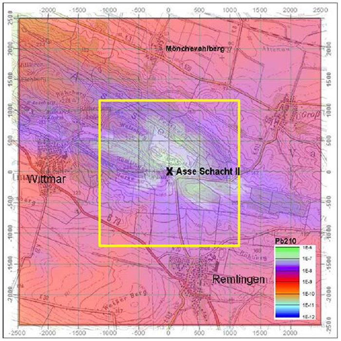 Flächenhafte Verteilung der Verdünnung der Aktivitätskonzentration von Pb-210 relativ zu der im Diffusor in der Umgebung der Schachtanlage Asse II (Kirchner 2011, modifiziert). Das gelbe Quadrat gibt die Größe des Kartenausschnittes in Abb. 5.6 an.